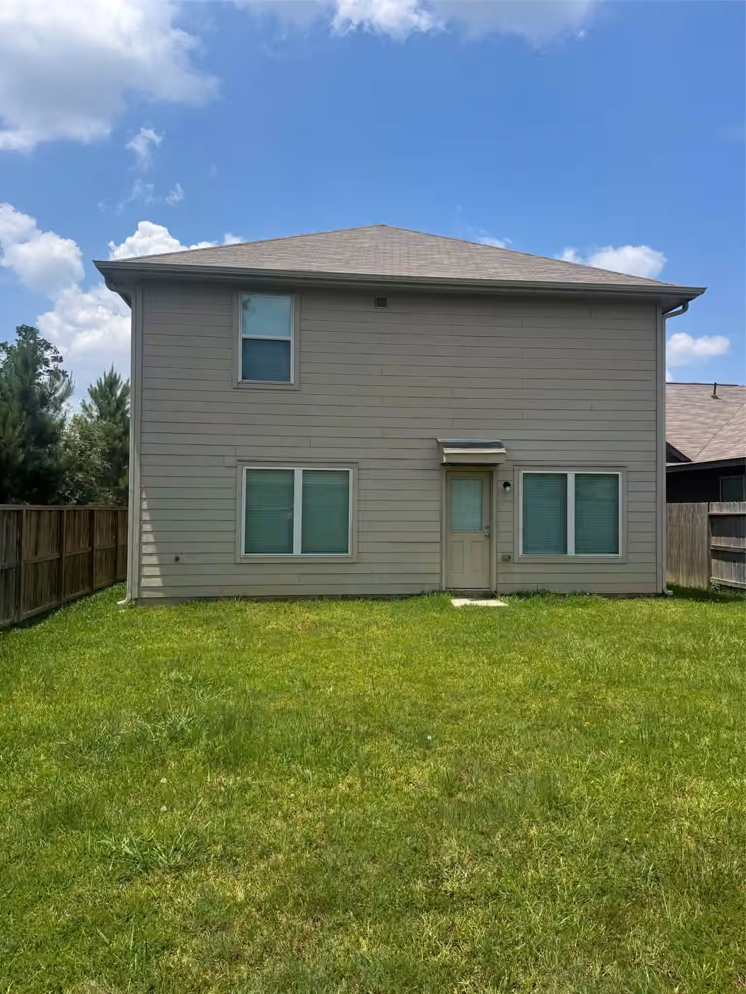 Photo 2 of 3202 Holly Stokes Way, Conroe, TX
