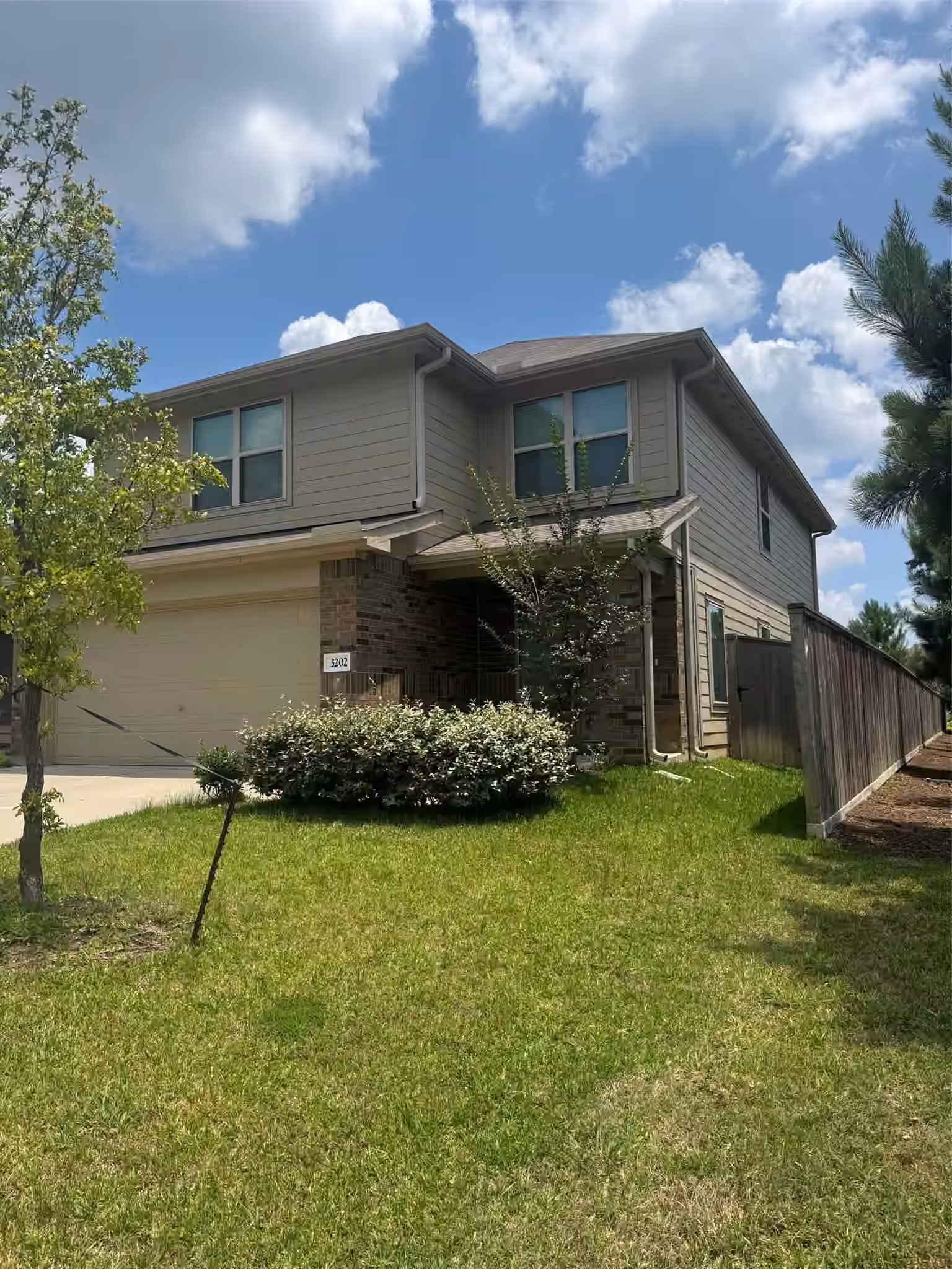 Photo 3 of 3202 Holly Stokes Way, Conroe, TX