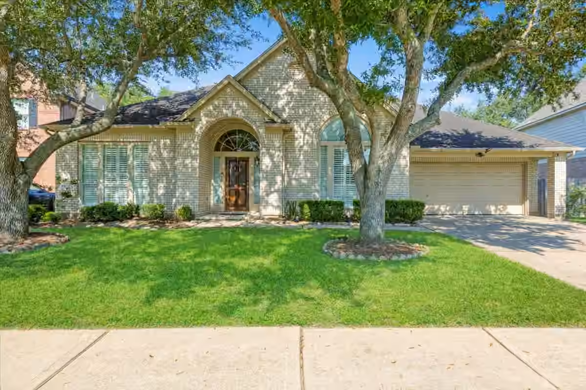 Photo 2 of 3010 Ravensport Drive, Pearland, TX