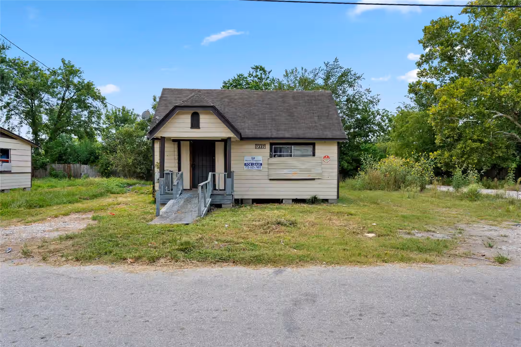 Photo of 7337 Parkes Street, Houston, TX 77088