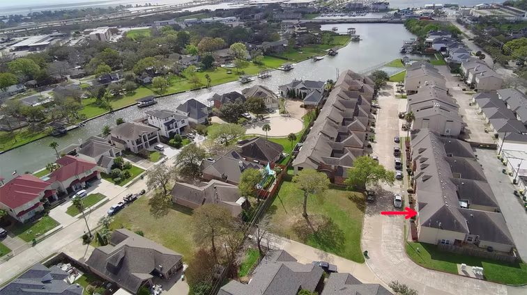 Photo 3 of 2049 Glencove Drive, Seabrook, TX