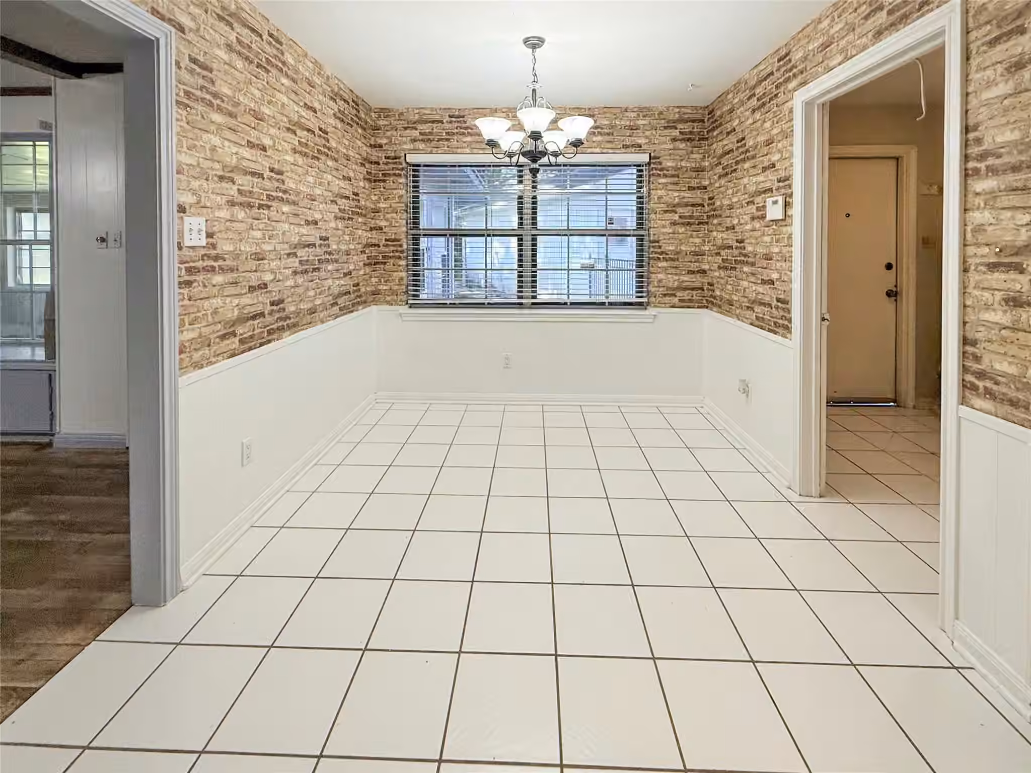 Photo 4 of 127 Begonia Street, Lake Jackson, TX