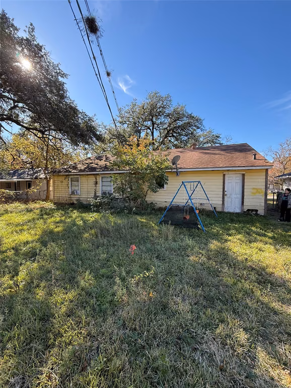 Photo 2 of 303 Cypress Street, Lake Jackson, TX