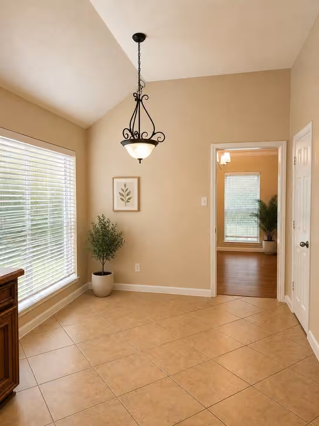 Photo 3 of 15819 Magnolia Shores Lane, Houston, TX