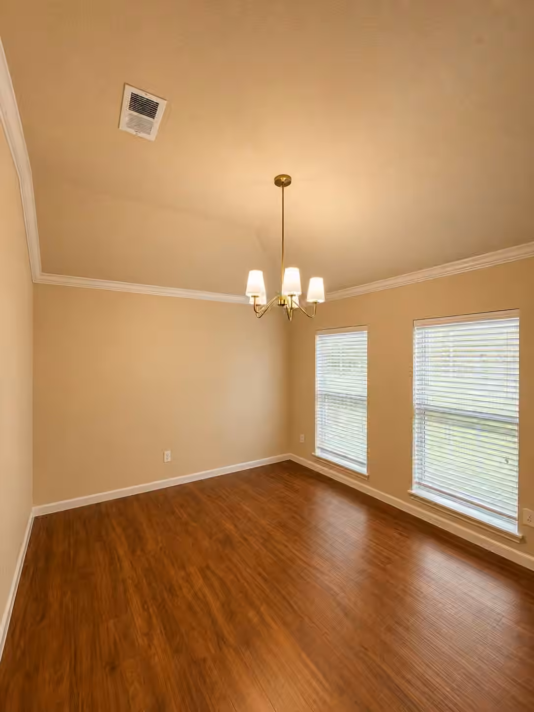 Photo 4 of 15819 Magnolia Shores Lane, Houston, TX