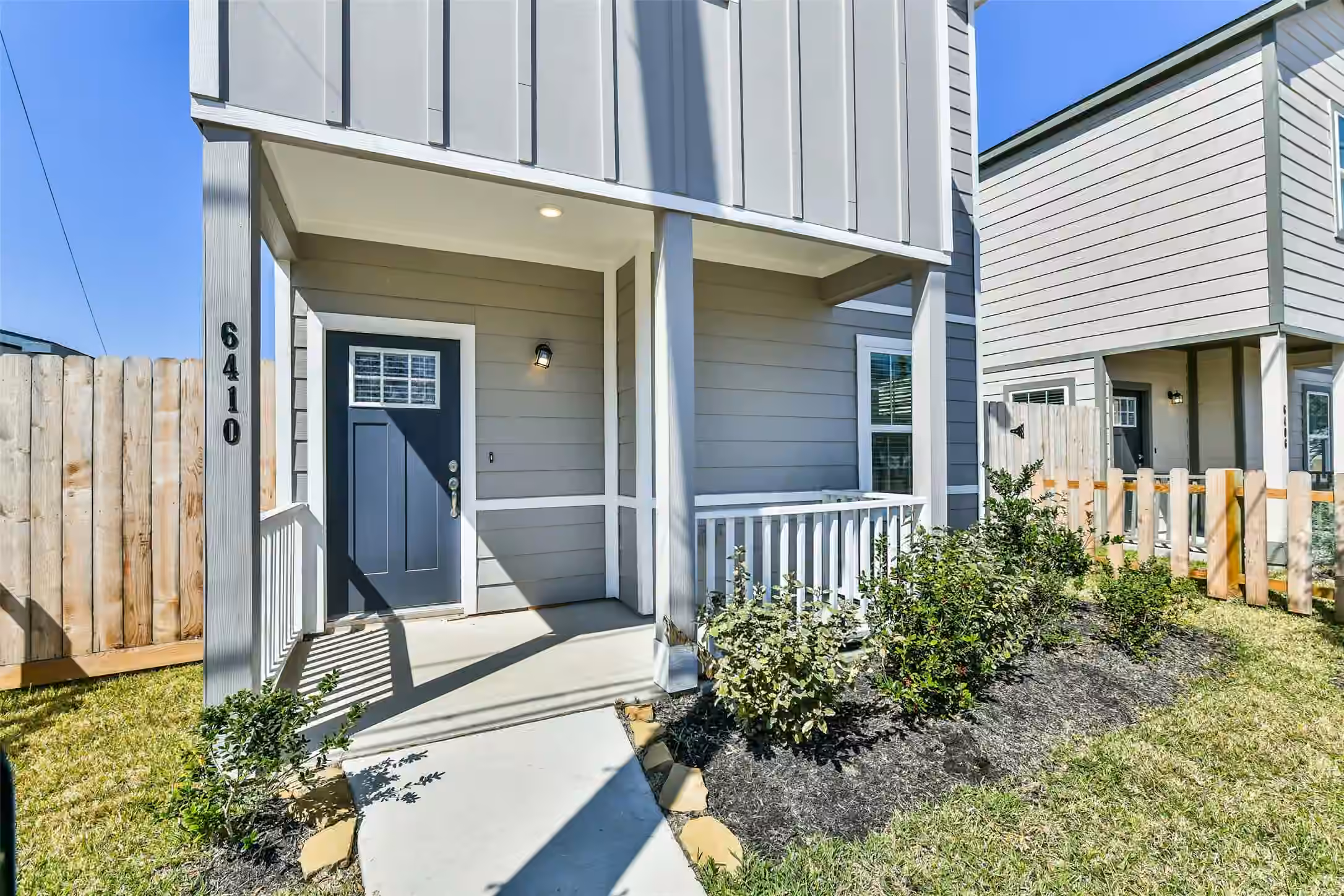 Photo 4 of 6410 Calhoun Road, Houston, TX