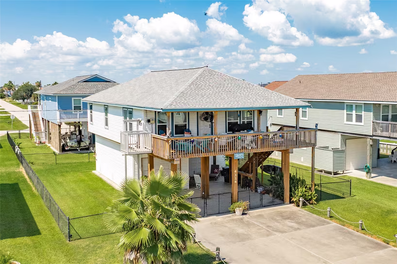 Photo 3 of 4114 Navarro Drive, Galveston, TX