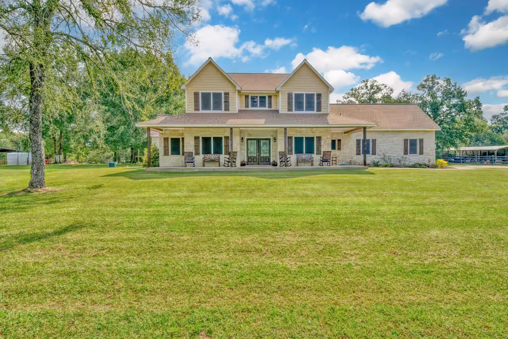 Photo of 26 Woodland Hills Drive, Huntsville, TX 77320