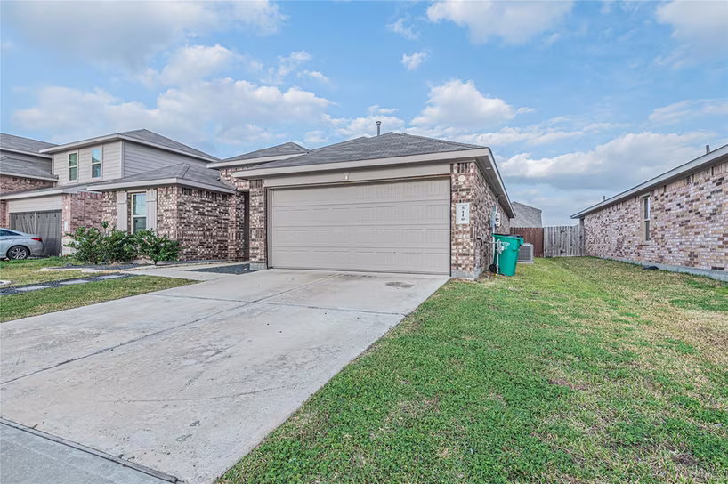 Photo of 5110 Hedgerose Lane, Katy, TX