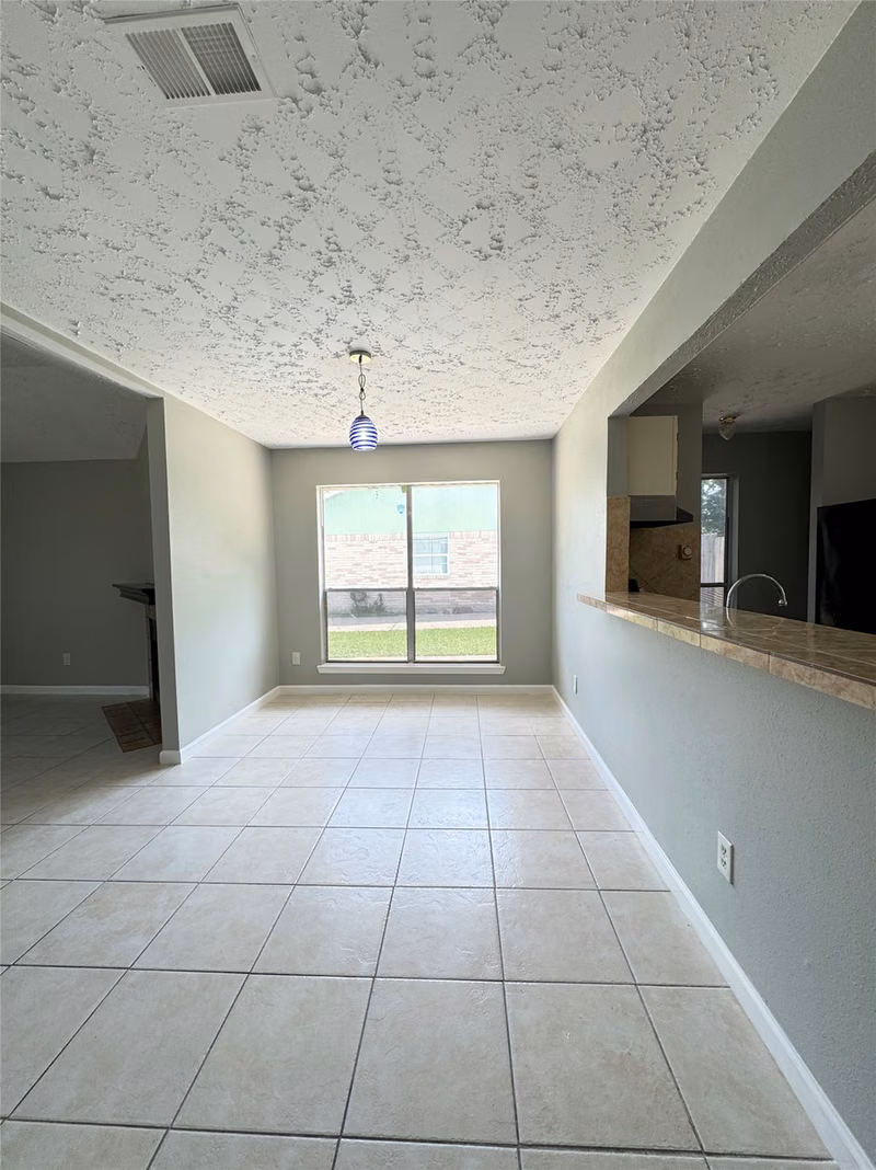 Photo 5 of 16411 Meadowbrook Farm Road, Houston, TX