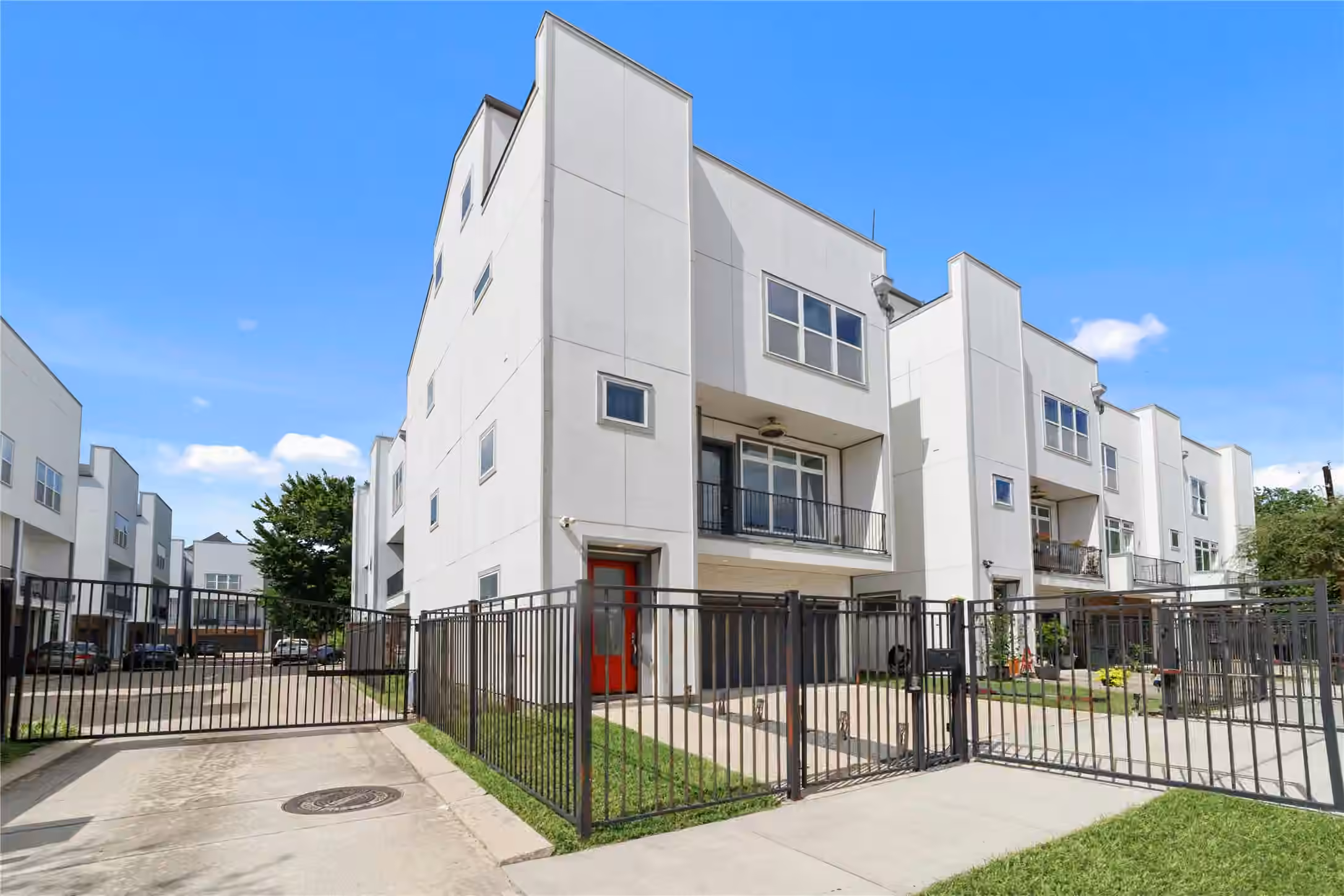 Photo 2 of 6106 Clarkson Lane D, Houston, TX