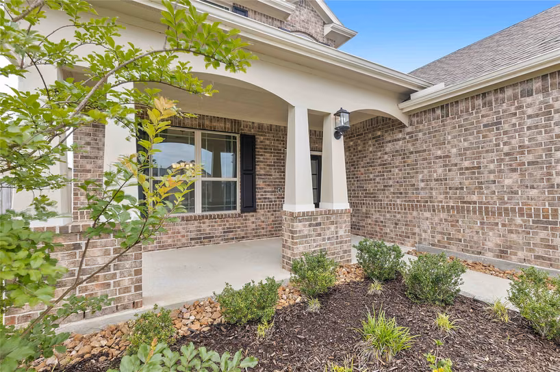 Photo of 9818 Colonial Downs Drive, Mont Belvieu, TX 77523