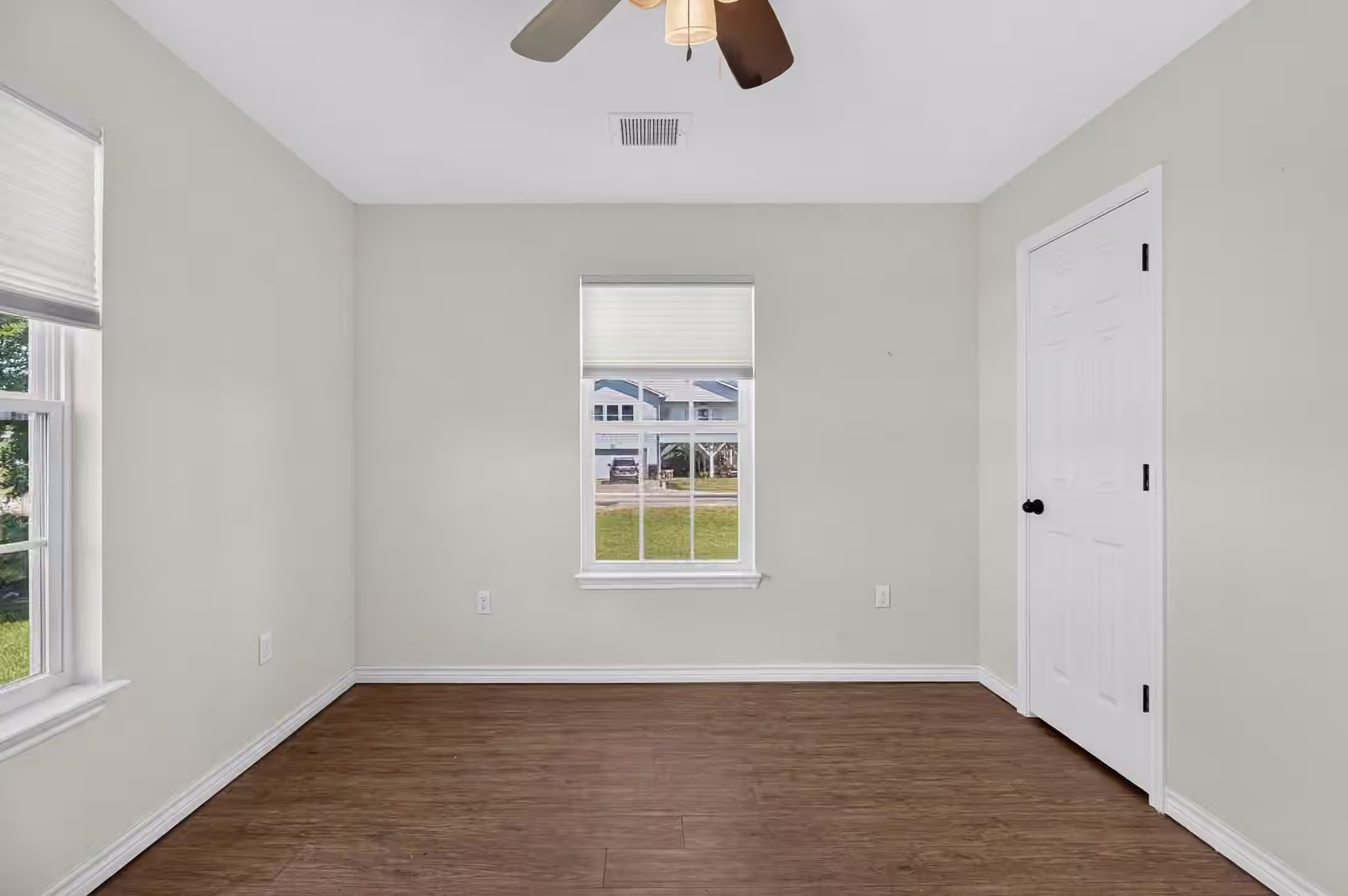 Photo 4 of 570 Stovall Drive, Palacios, TX