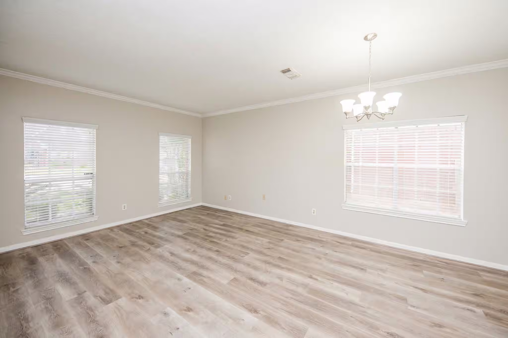 Photo 2 of 7827 Highland Farms Road, Houston, TX