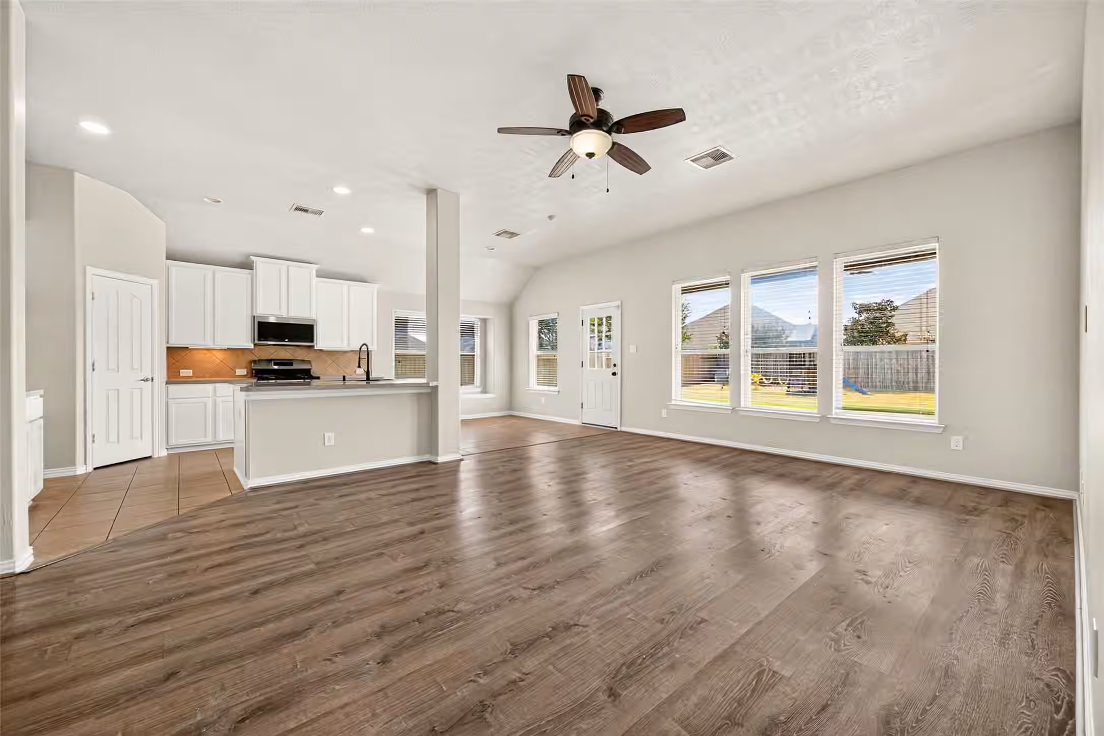 Photo 4 of 18115 Garnet Red Road, Cypress, TX