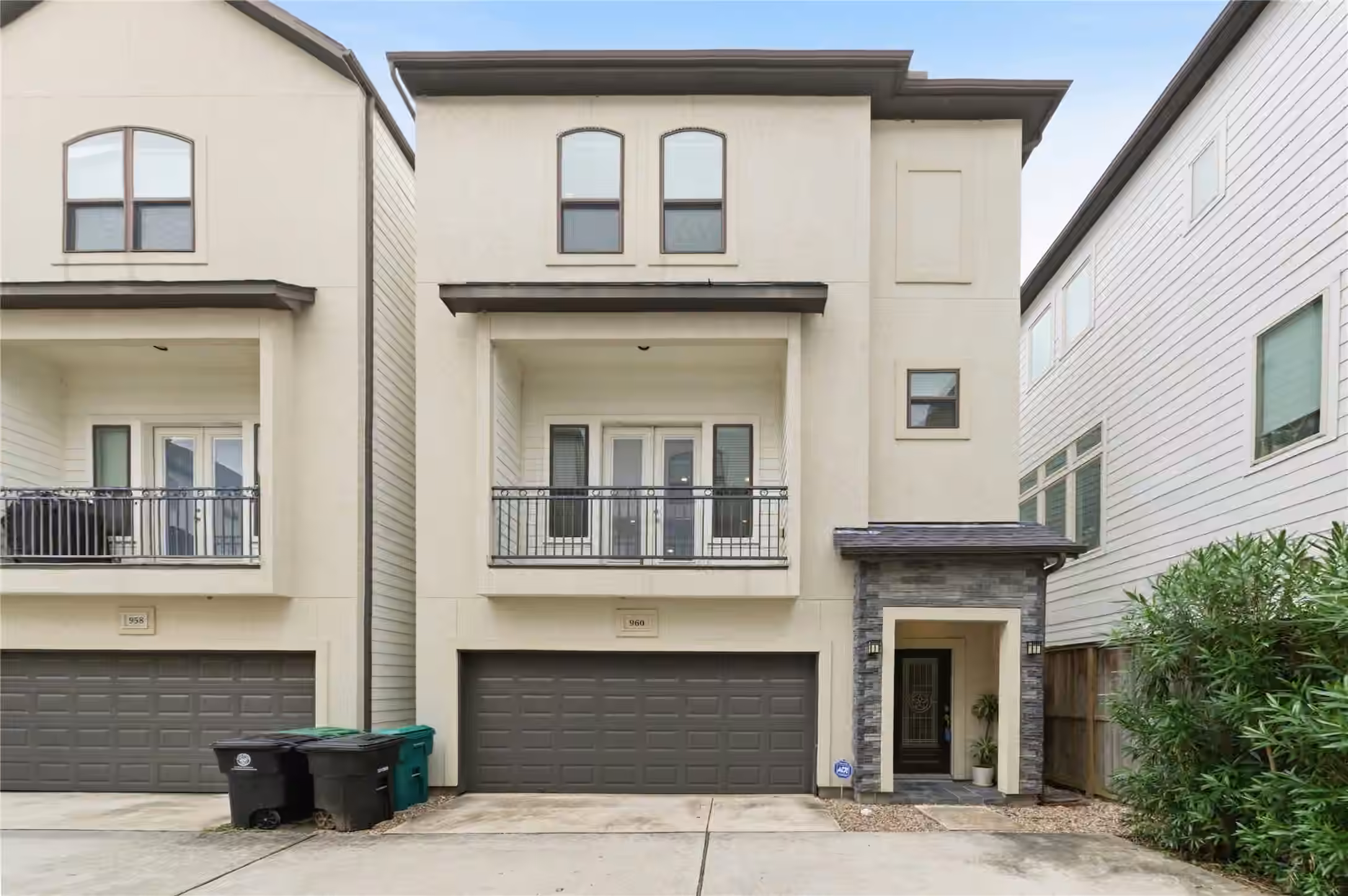 Photo of 960 W 24th Street, Houston, TX 77008