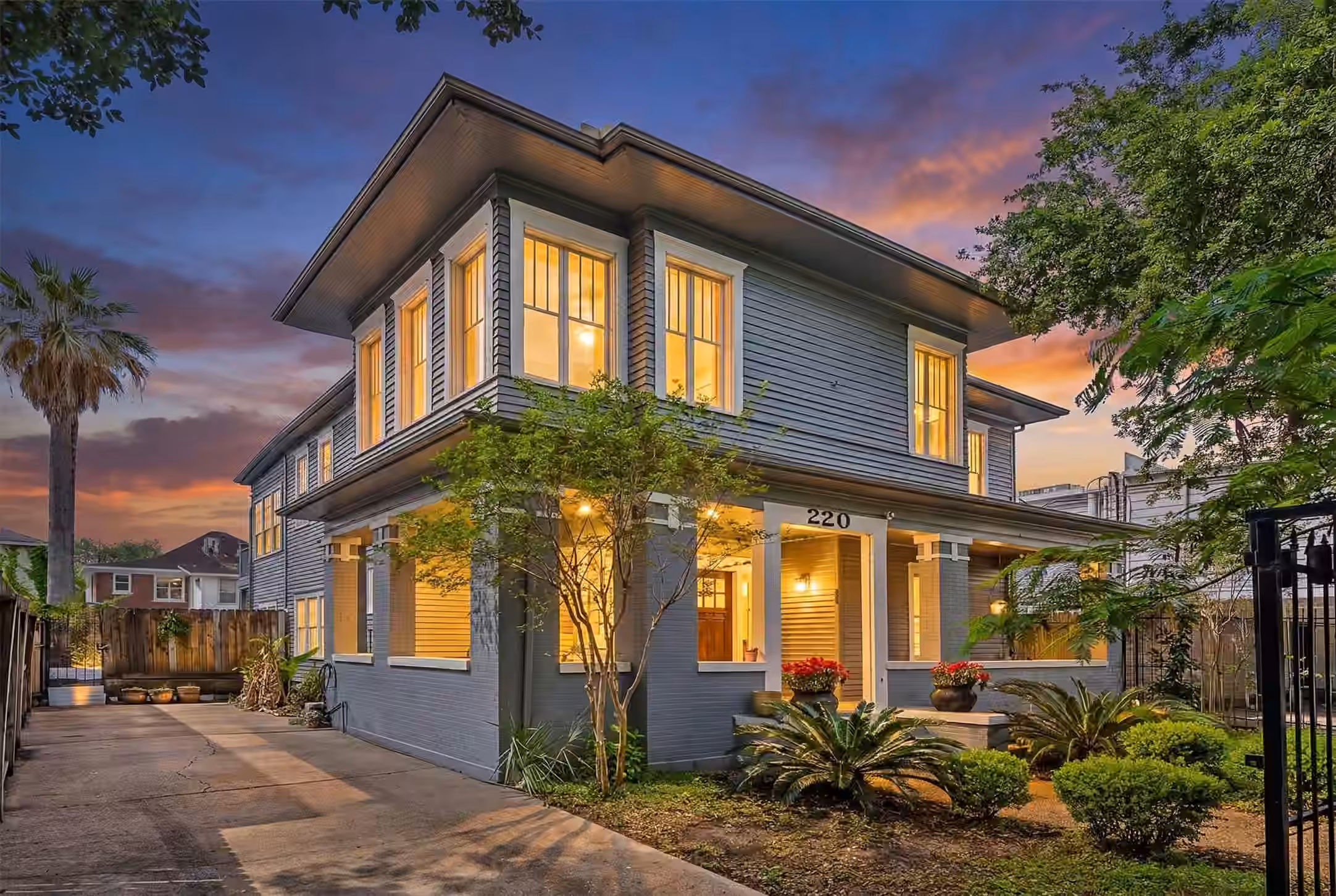 Photo 2 of 220 Marshall Street, Houston, TX
