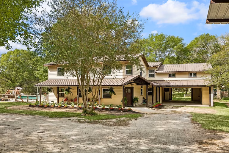 Photo 3 of 640 Piney Creek Road, Bellville, TX