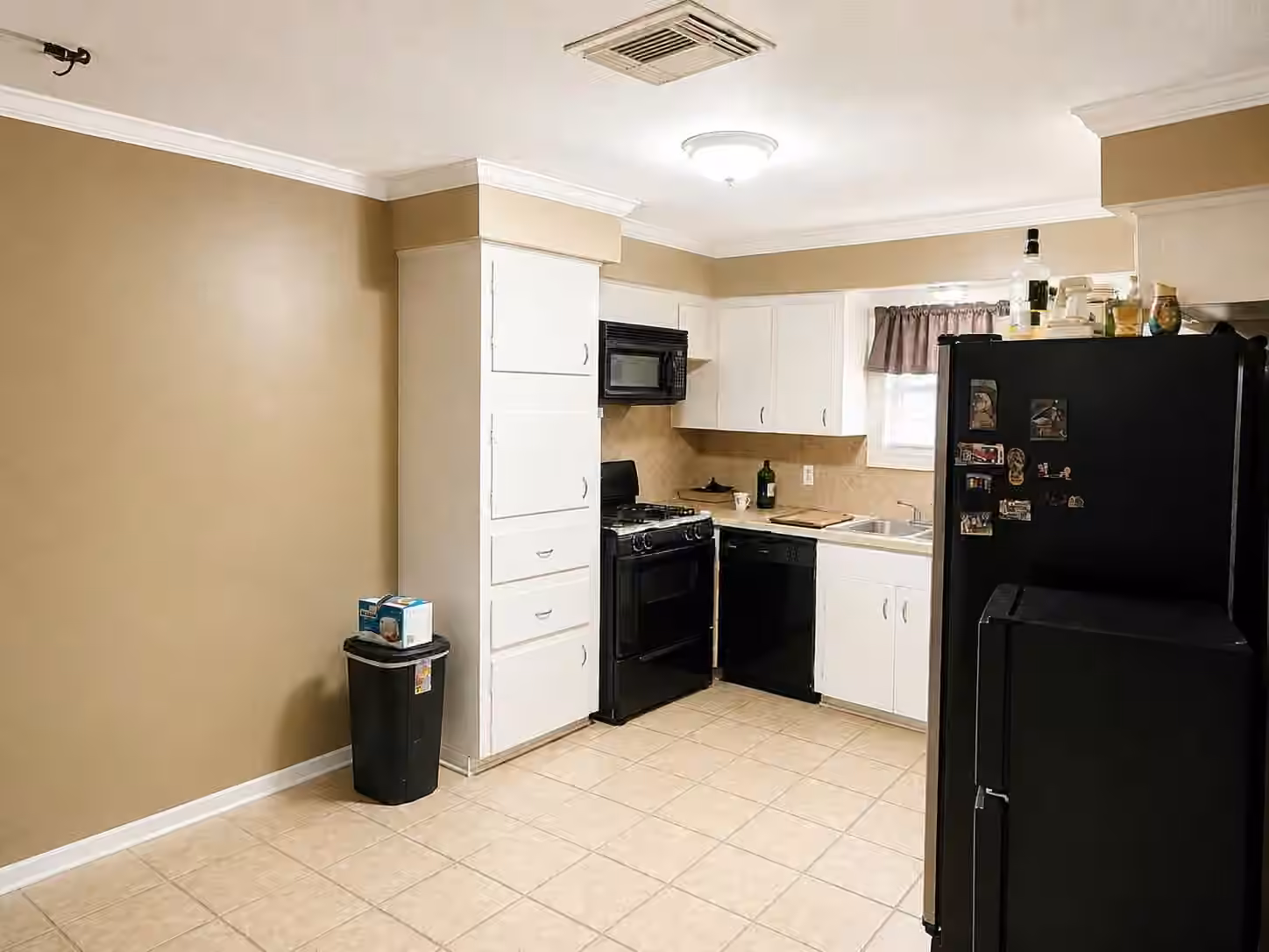 Photo 4 of 3311 Longwood Drive, Pasadena, TX