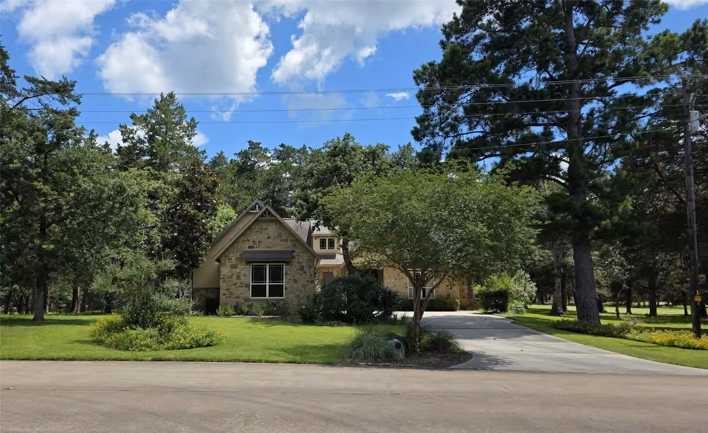 Photo 2 of 901 N Falls Drive, New Ulm, TX