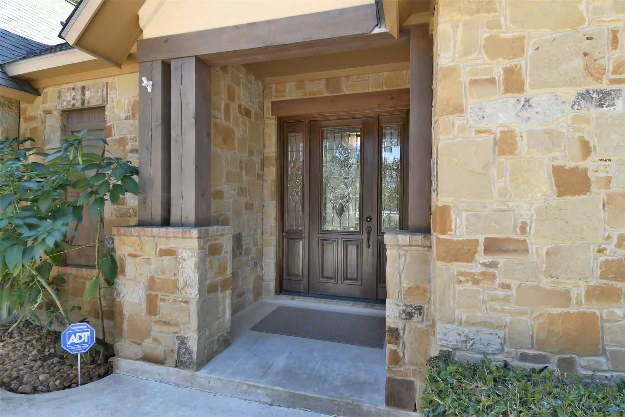 Photo 5 of 901 N Falls Drive, New Ulm, TX