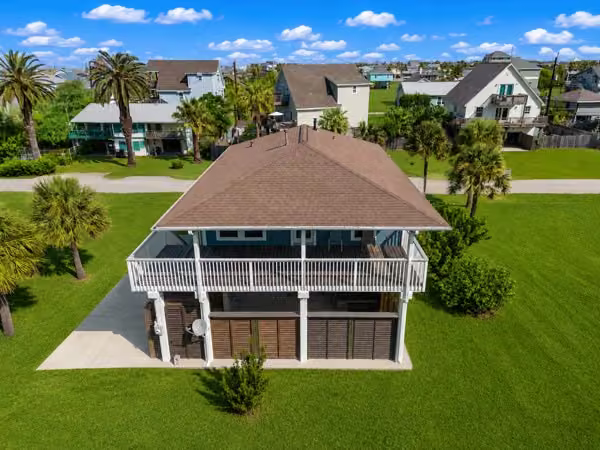 Photo 4 of 16631 Mansvelt Road, Jamaica Beach, TX