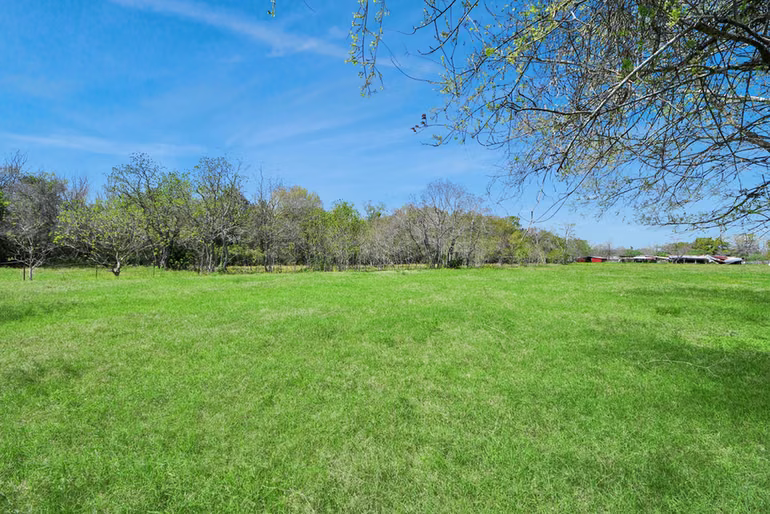 Photo 3 of 602 Massey Tompkins Road, Baytown, TX
