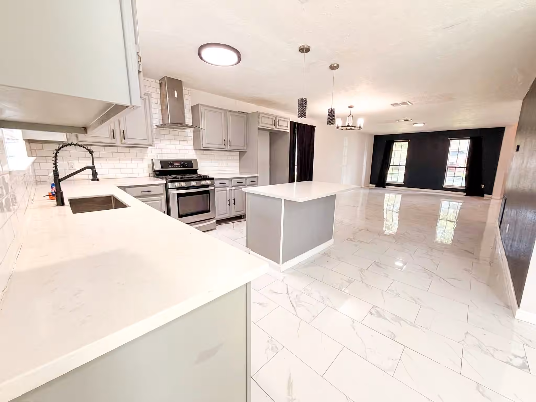Photo 2 of 1802 Lavaca Street, Friendswood, TX