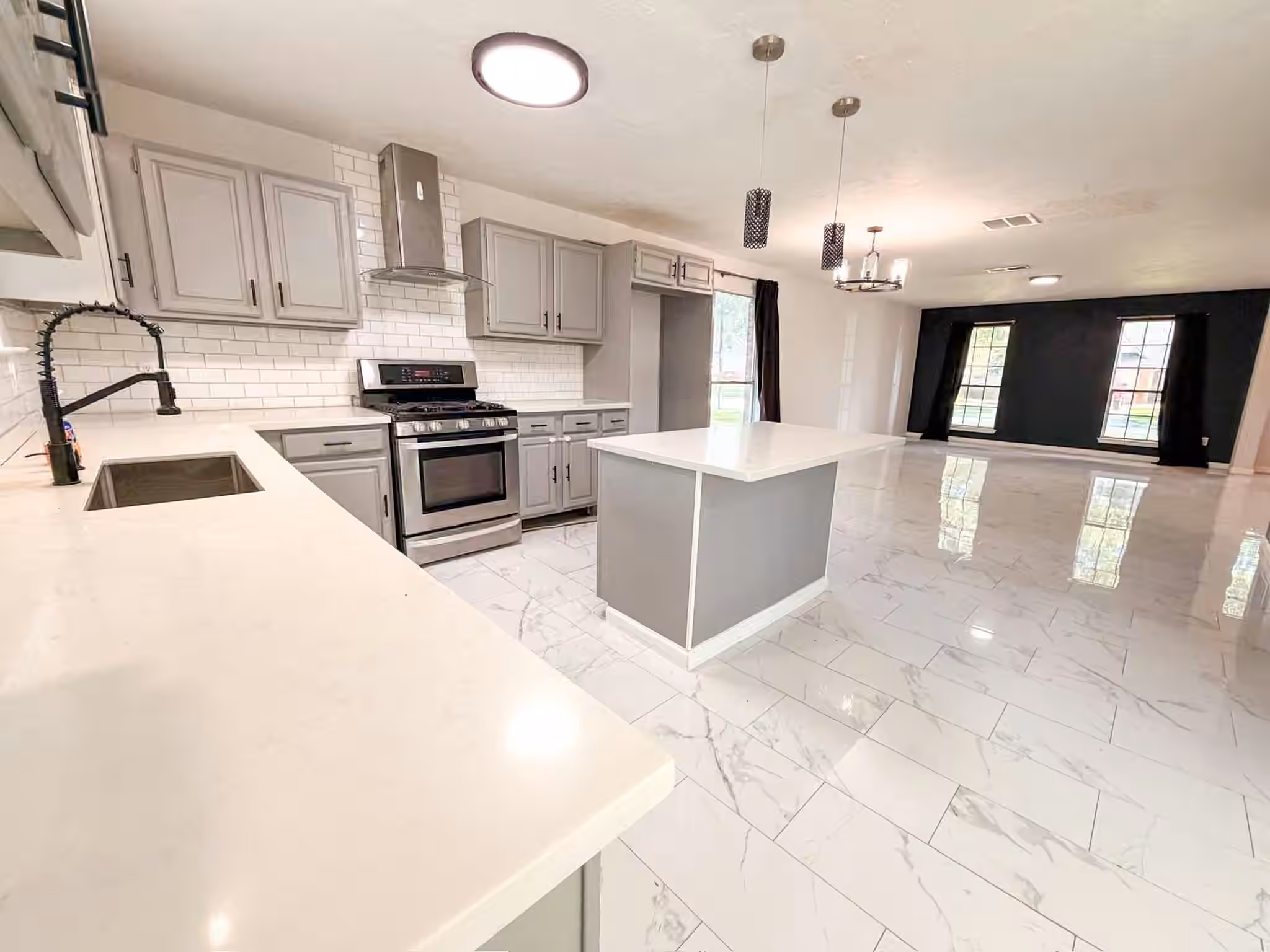 Photo 5 of 1802 Lavaca Street, Friendswood, TX
