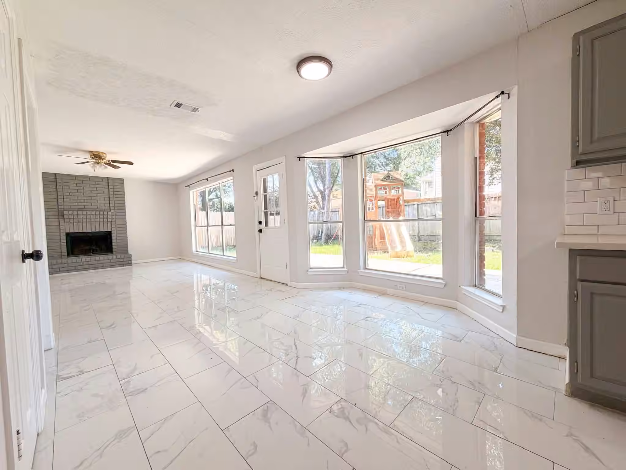 Photo 6 of 1802 Lavaca Street, Friendswood, TX