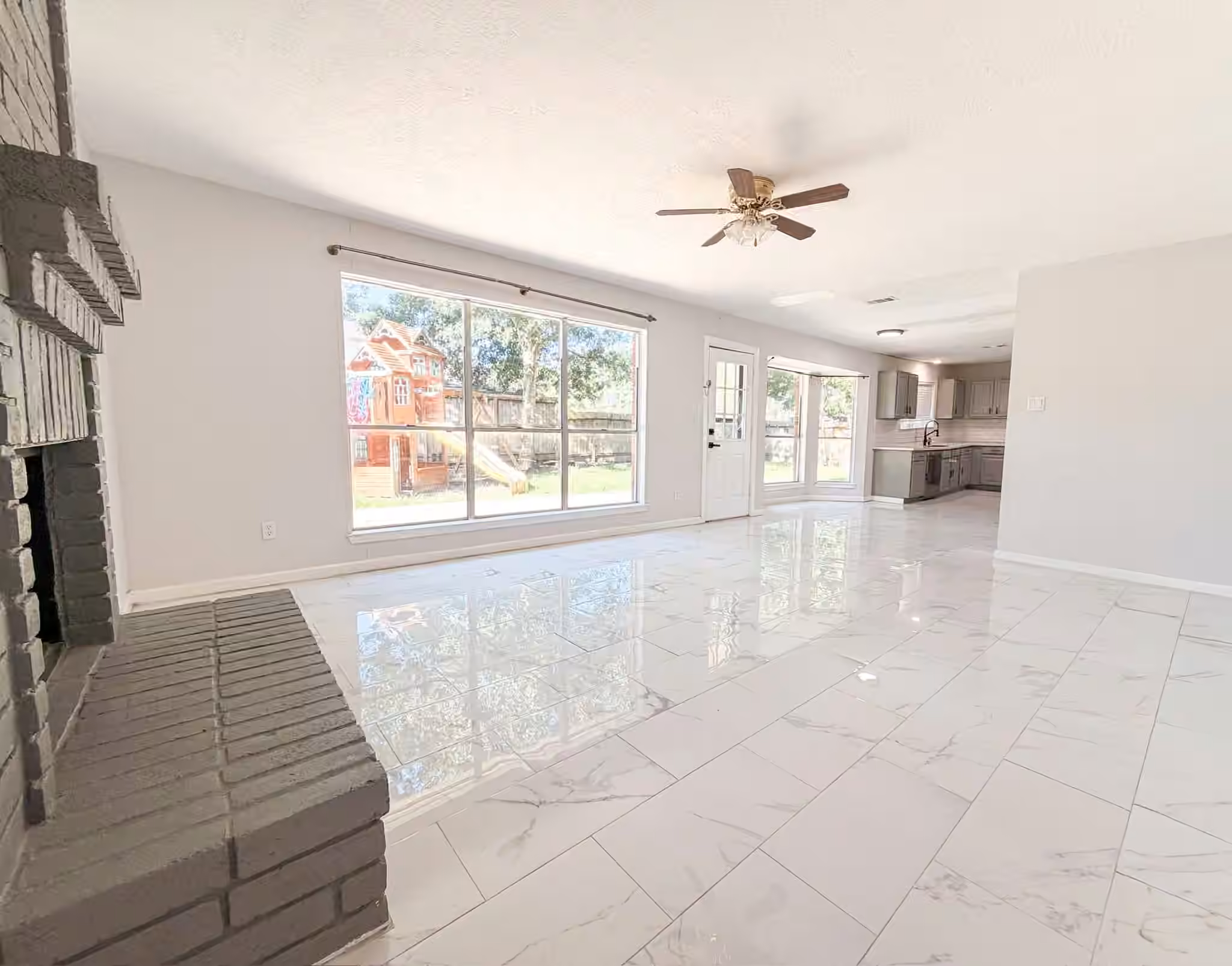 Photo 7 of 1802 Lavaca Street, Friendswood, TX
