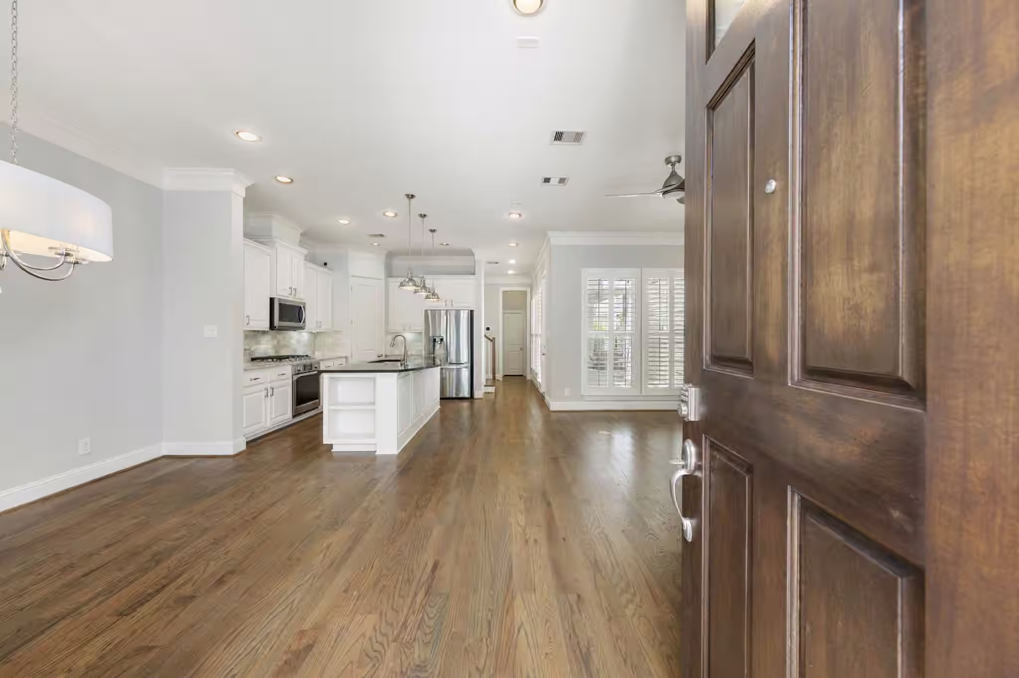 Photo 4 of 19 E Breezy Way, The Woodlands, TX
