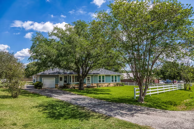Photo of 1524 Highway 159 W, Bellville, TX 77418