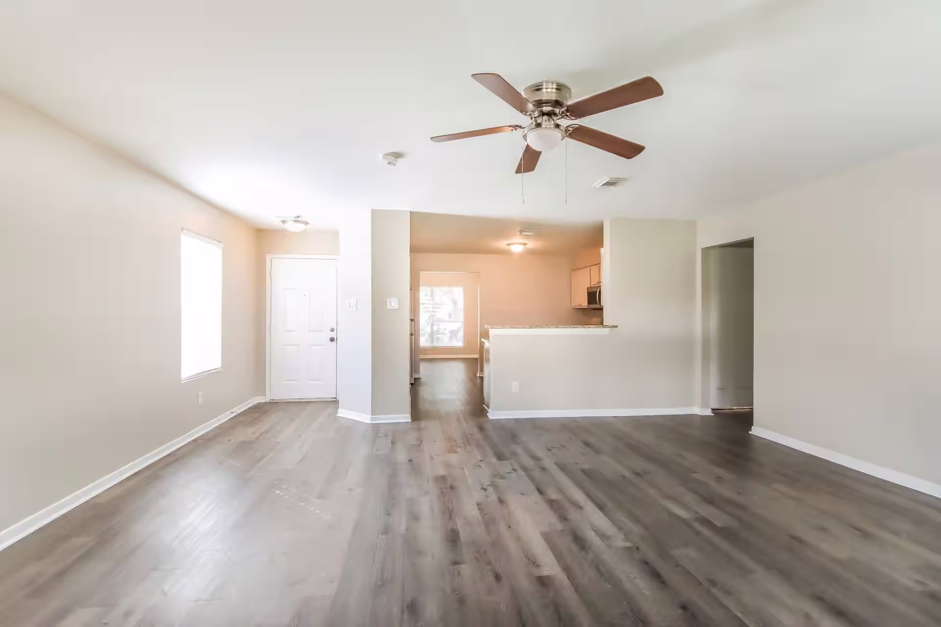 Photo 4 of 10842 Maple Bough Lane, Houston, TX
