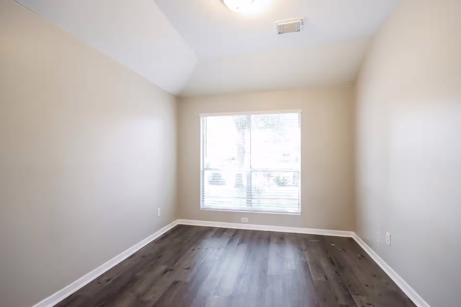 Photo 5 of 10842 Maple Bough Lane, Houston, TX