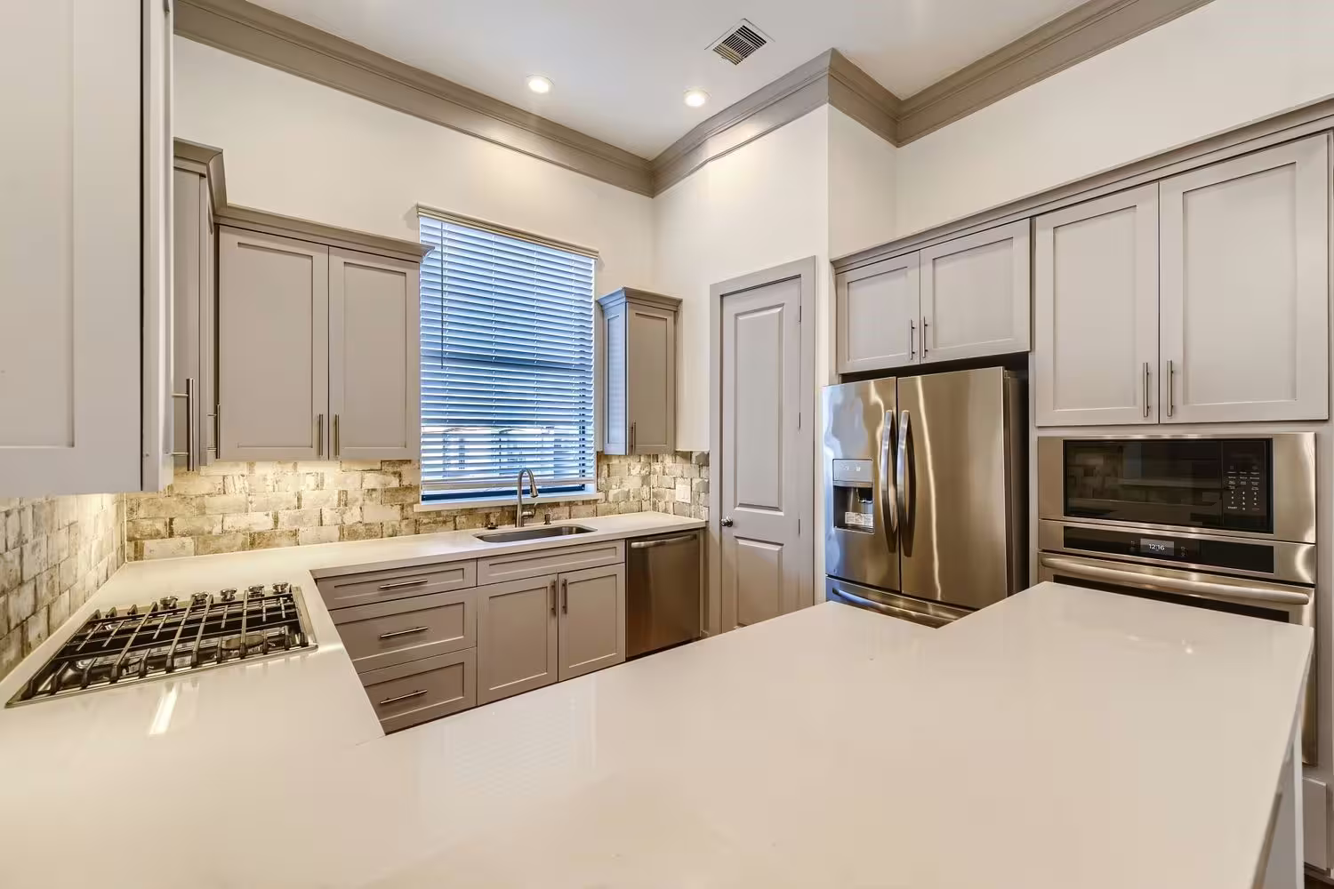 Photo 3 of 2208 Arabelle Street, Houston, TX