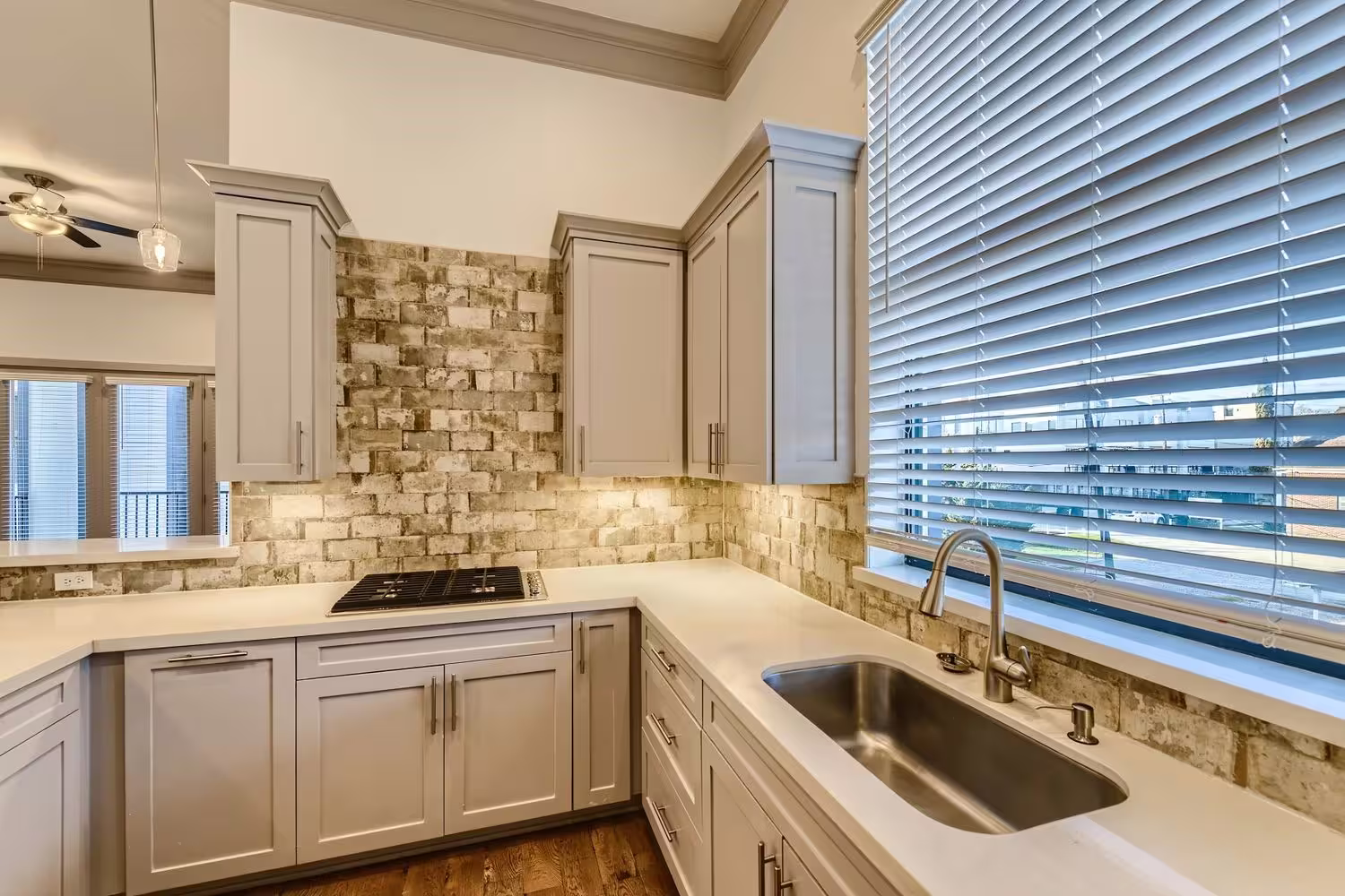 Photo 4 of 2208 Arabelle Street, Houston, TX