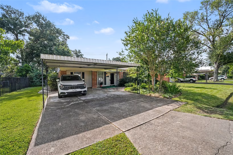 Photo 2 of 3706 Morningview Drive, Houston, TX