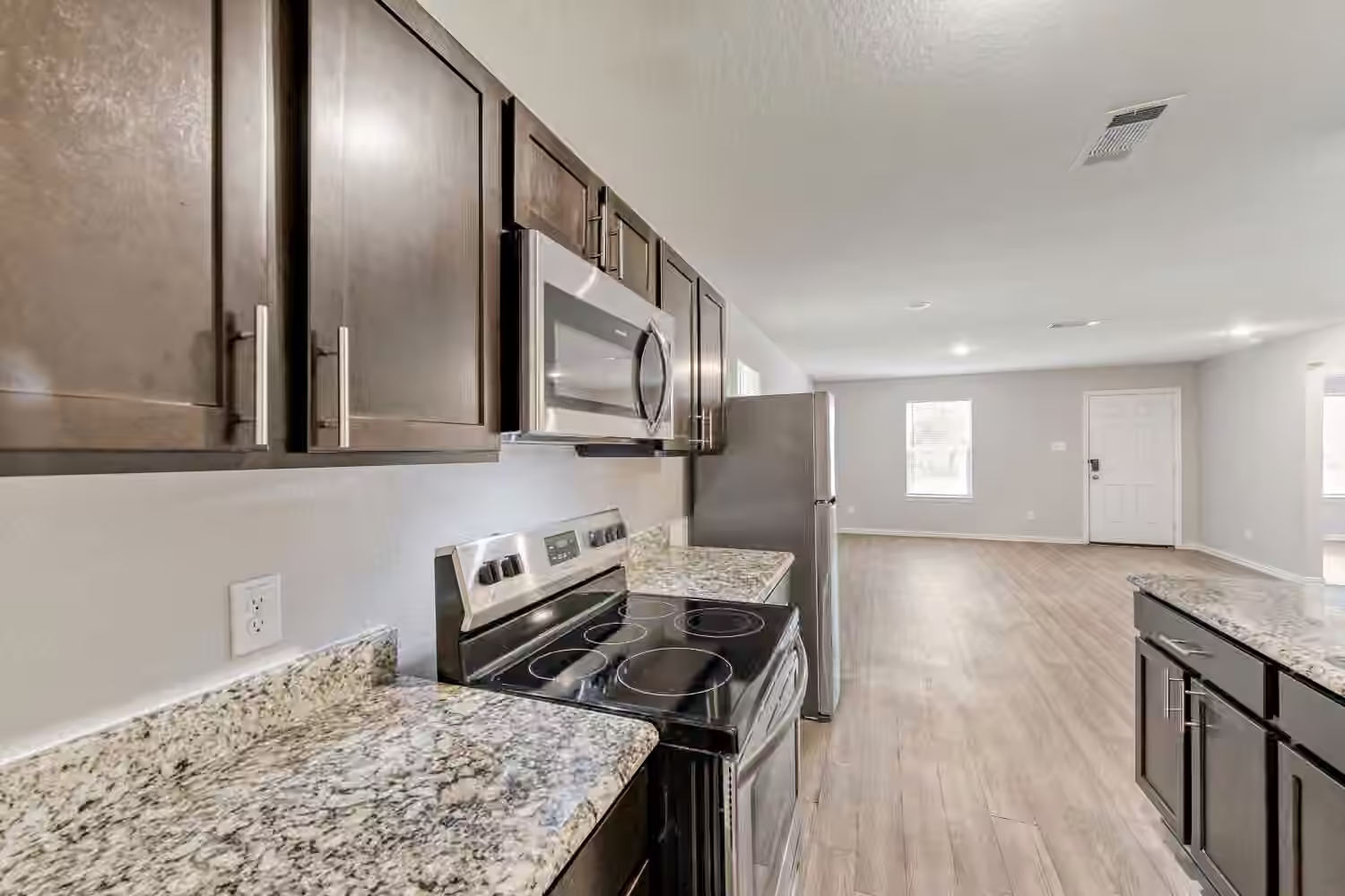 Photo 5 of 423 Armstrong Street, Houston, TX