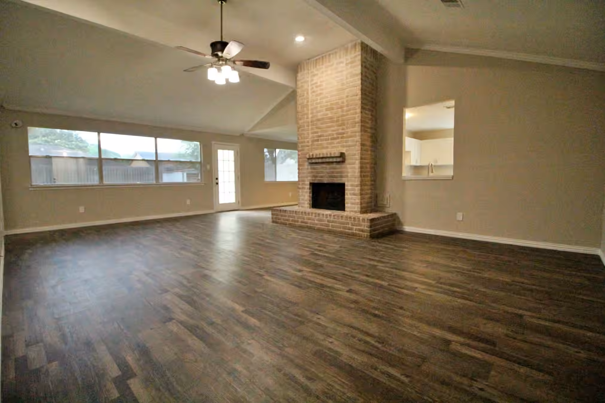 Photo 3 of 822 Mayweather Lane, Richmond, TX