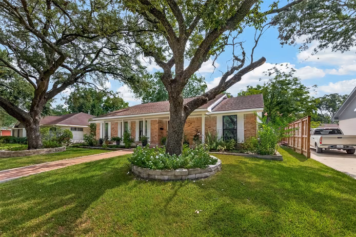 Photo 3 of 10807 Chimney Rock Road, Houston, TX