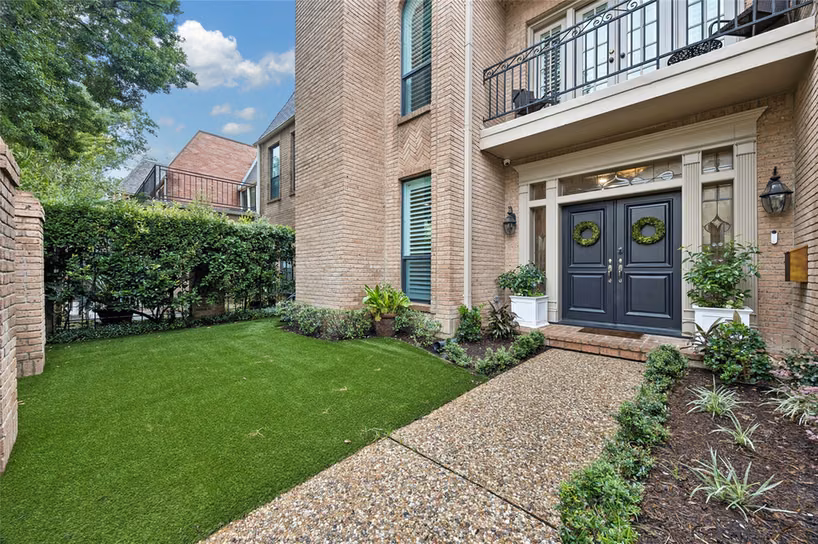 Photo 2 of 5422 John Dreaper Drive, Houston, TX