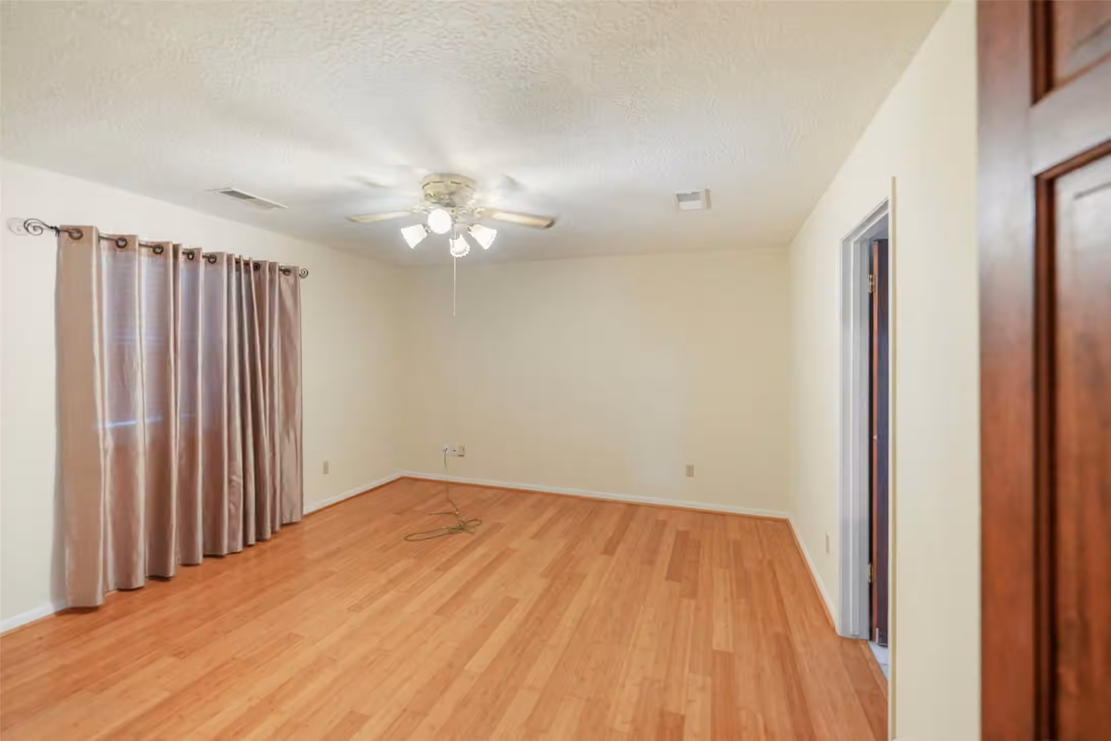 Photo 7 of 24302 Hollywick Drive, Tomball, TX