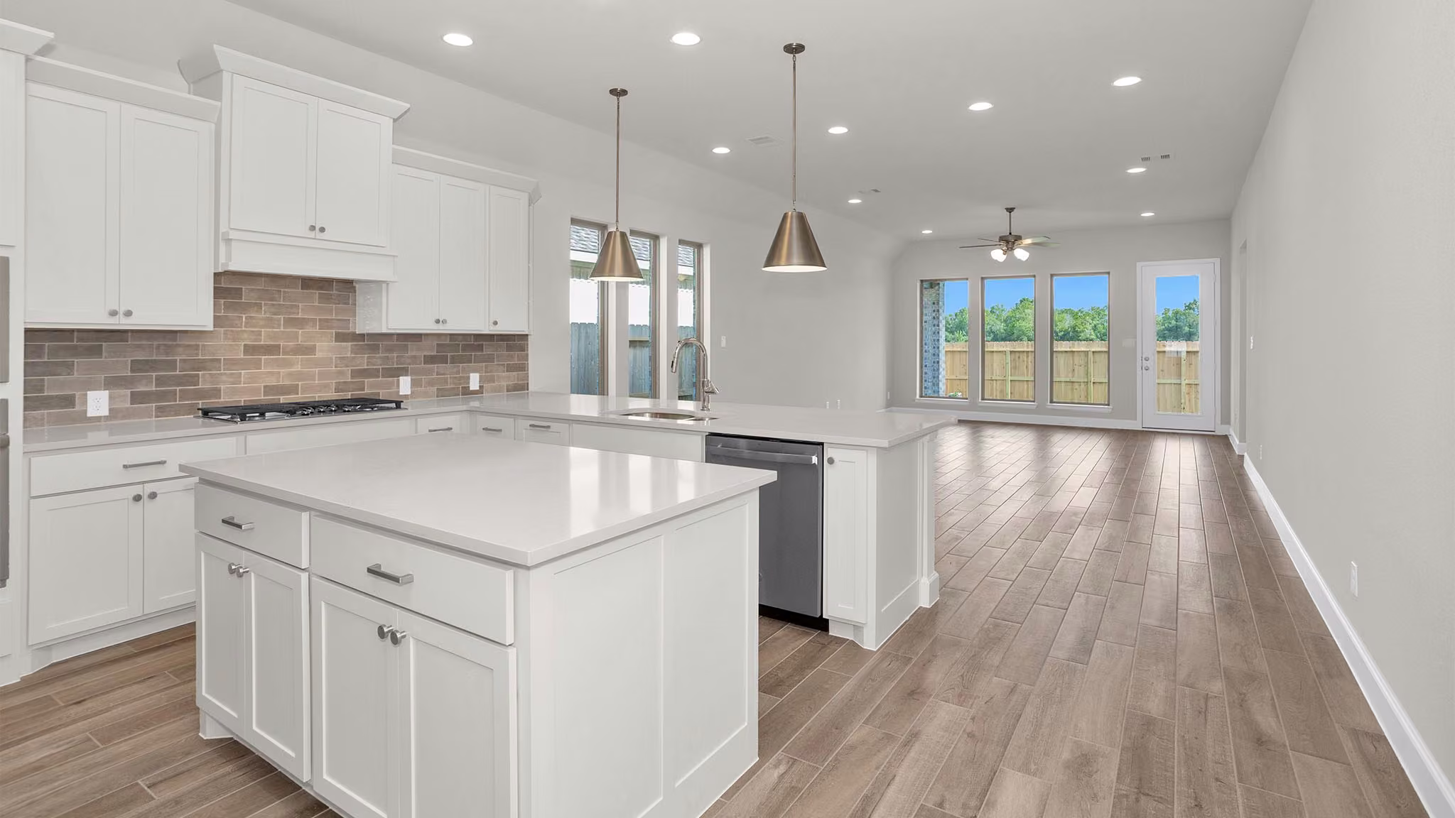 Photo 3 of 19231 Satsuma Ridge Drive, Manvel, TX