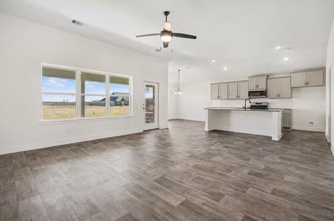 Photo 3 of 4206 Leslies Way, Dickinson, TX