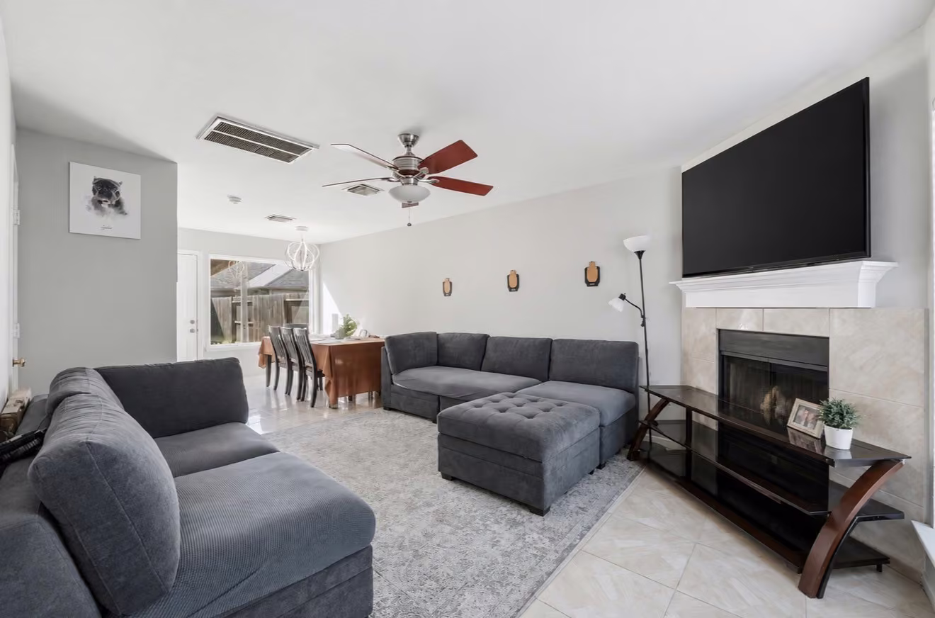 Photo 3 of 10918 Westbrae Village Drive, Houston, TX