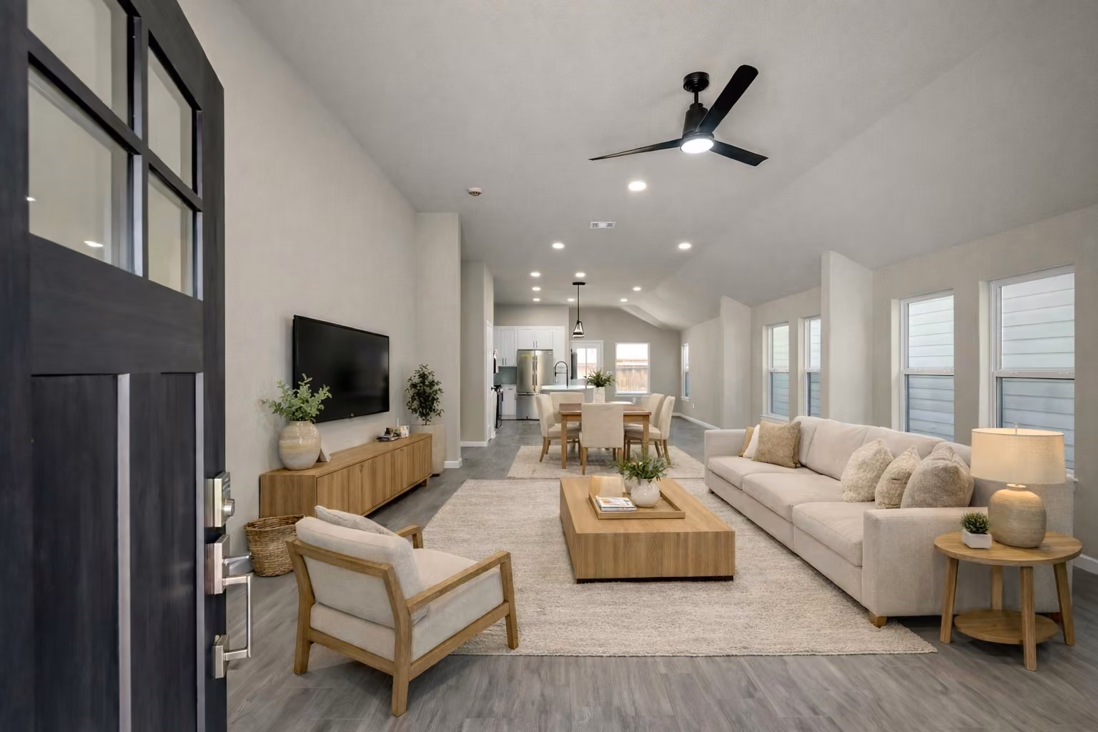 Photo 4 of 106 Harbor Court Drive, Conroe, TX