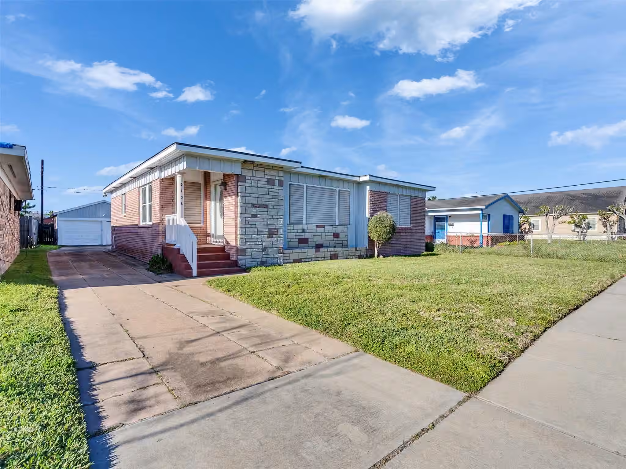Photo 3 of 5108 Avenue L Street, Galveston, TX