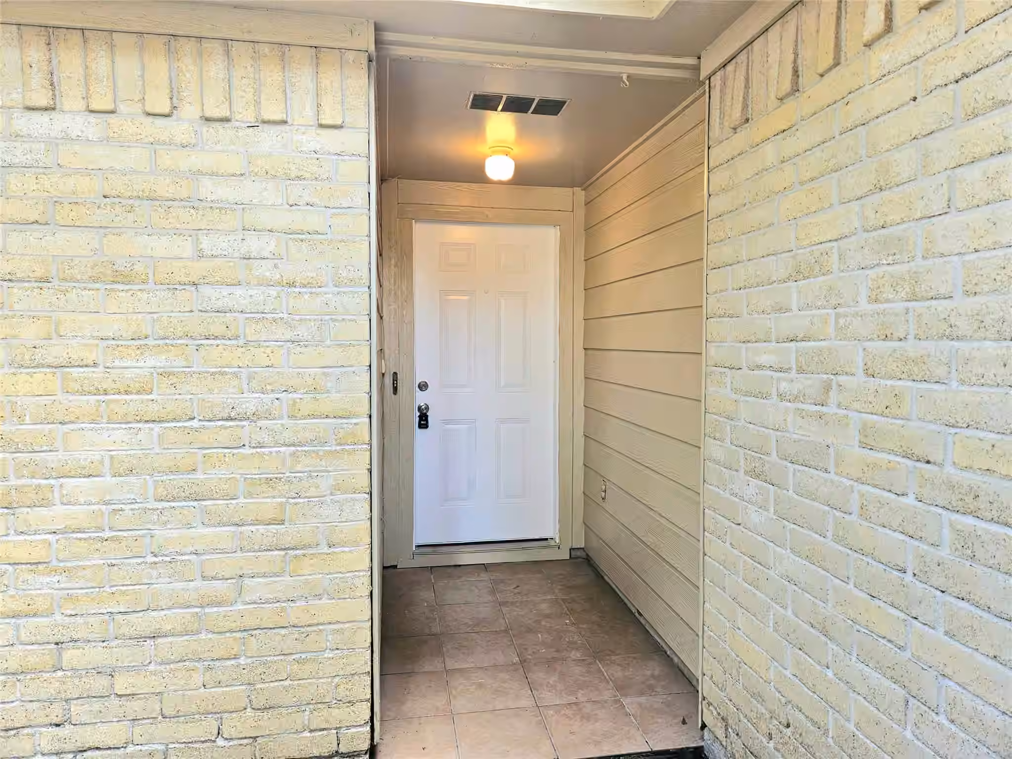 Photo 2 of 4231 SOUTHCHASE Lane, Houston, TX