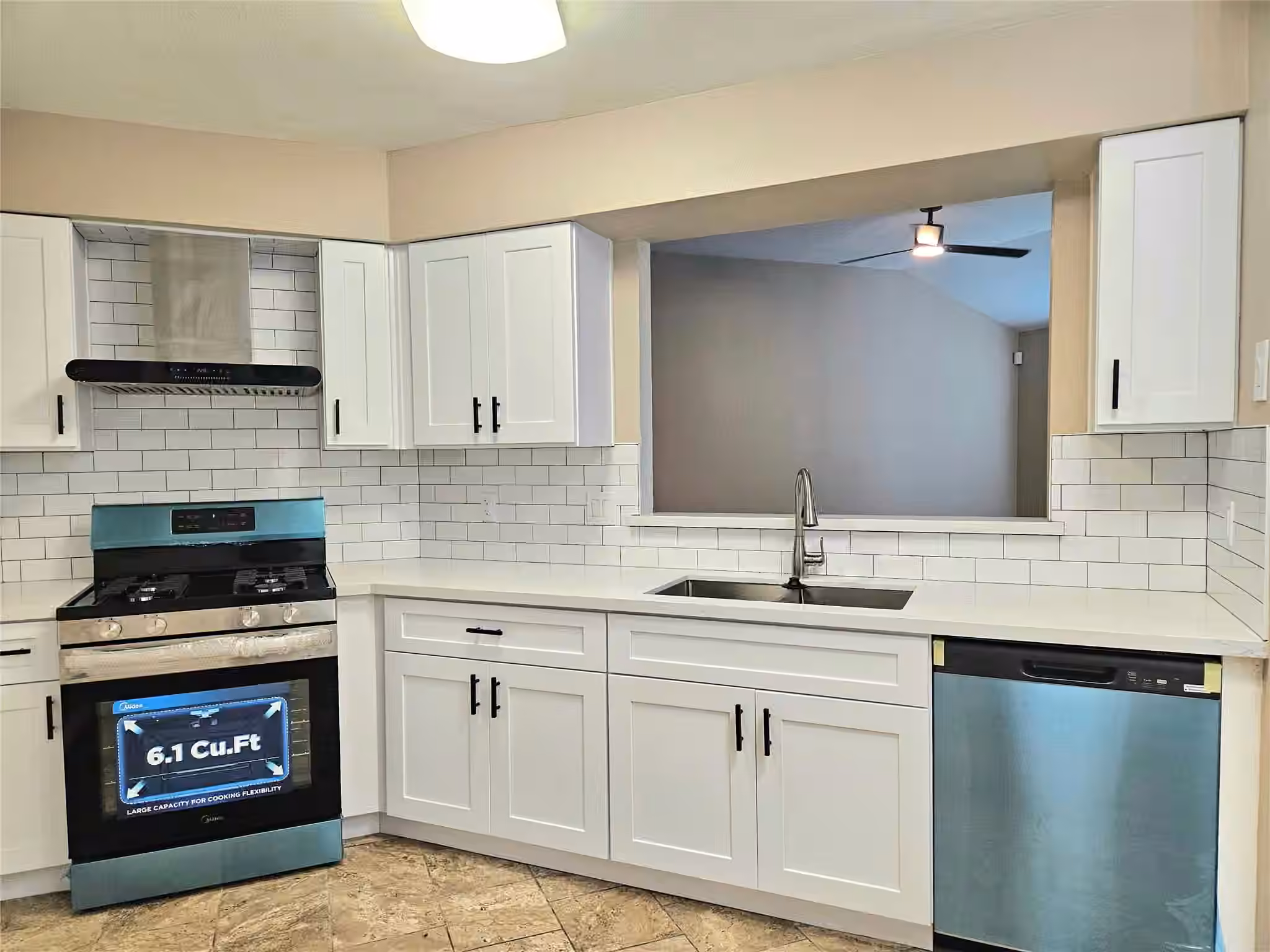 Photo 7 of 4231 SOUTHCHASE Lane, Houston, TX